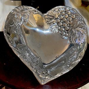Arthur Court 2001 HEART deep dish grapes leaves 10”